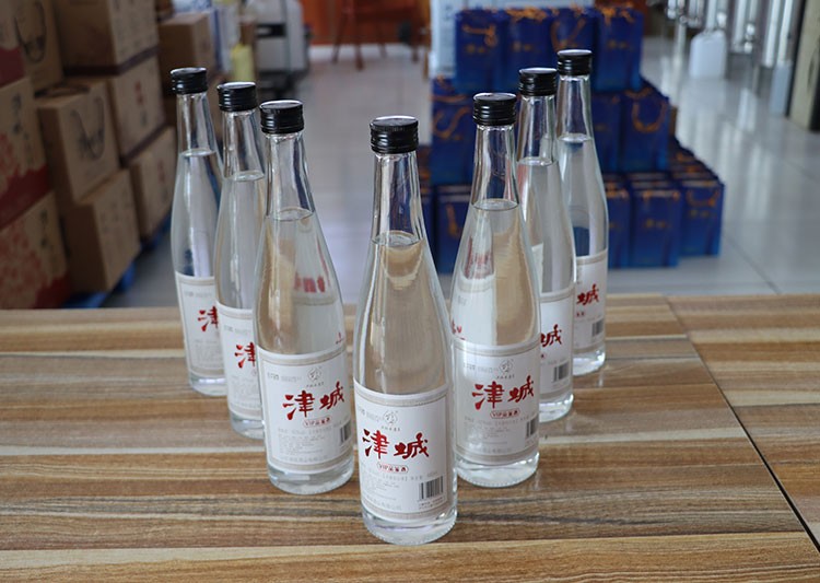 津城品鉴酒